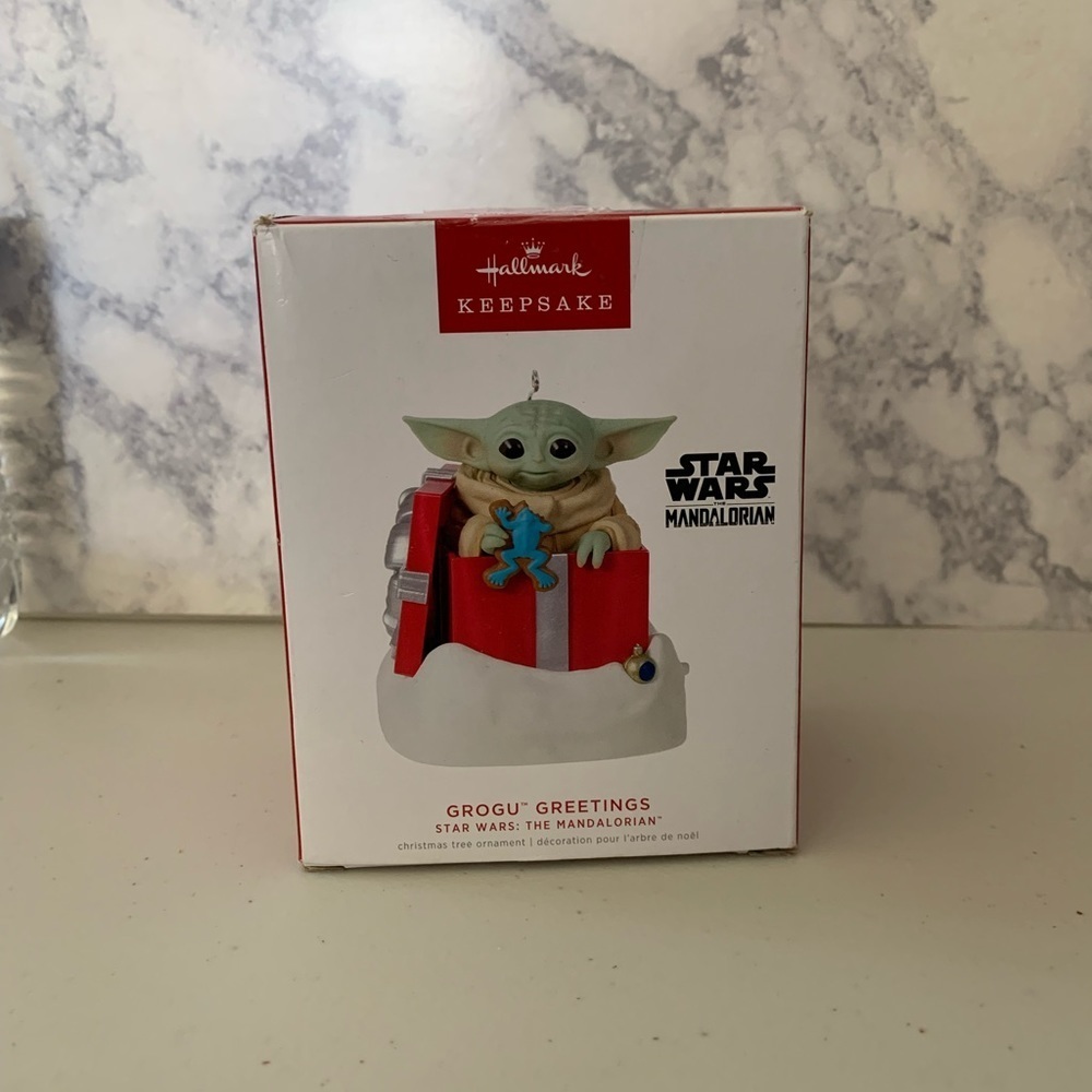 Hallmark Keepsake Christmas Ornament, Star Wars: The Mandalorian Grogu baby yoda - Picture 3 of 9